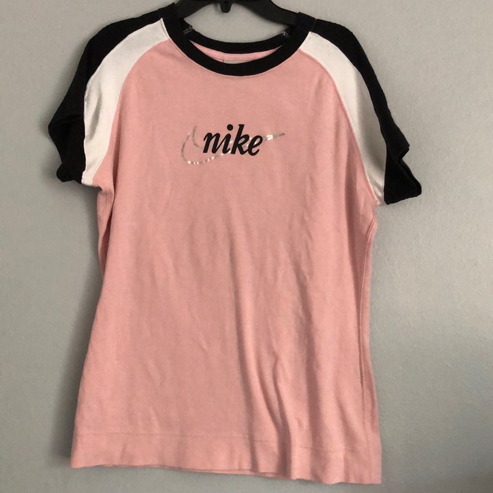 VINTAGE PINK NIKE SHORT SLEEVE